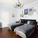 Premium 2-level On Rhine, Great Location Apartment