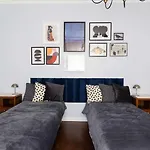 Premium 2-level On Rhine, Great Location Apartment
