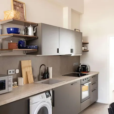 Premium 2-level On Rhine, Great Location