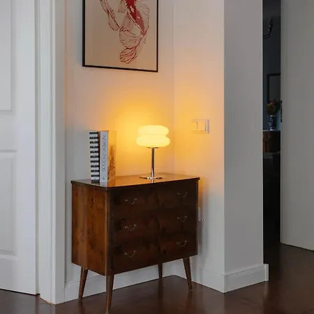 Premium 2-level On Rhine, Great Location Lejlighed *