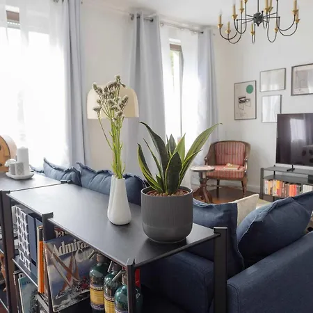 Premium 2-level On Rhine, Great Location