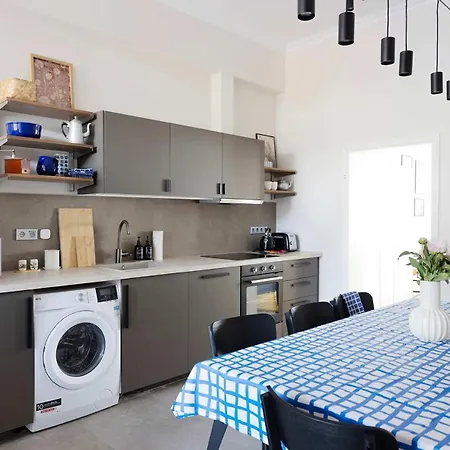 Premium 2-level On Rhine, Great Location Lejlighed