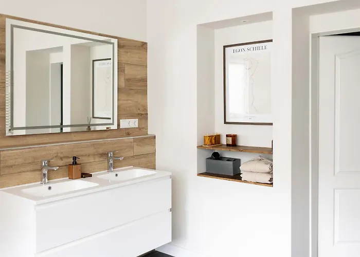 Premium 2-level On Rhine, Great Location