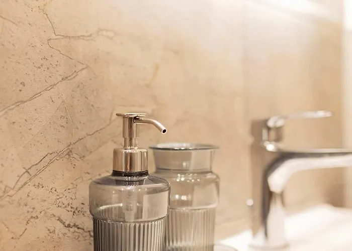 Premium 2-level On Rhine, Great Location Appartement