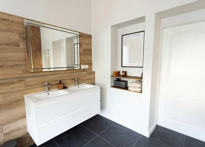 Premium 2-level On Rhine, Great Location Duisburg