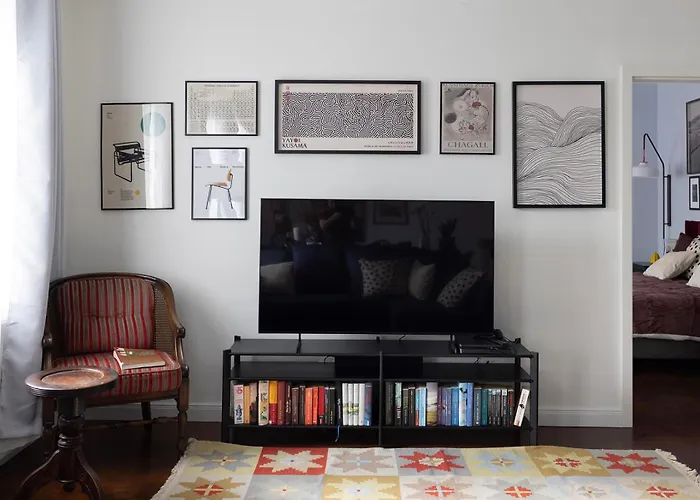 Premium 2-level On Rhine, Great Location Appartement